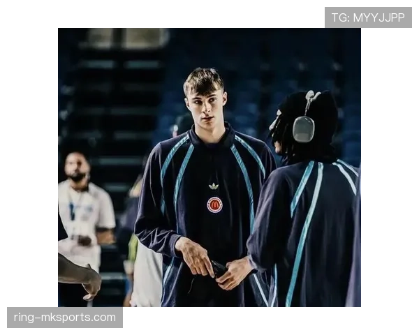 库珀·弗拉格无球跑动提升火箭三分命中率显著拉开敌手防线